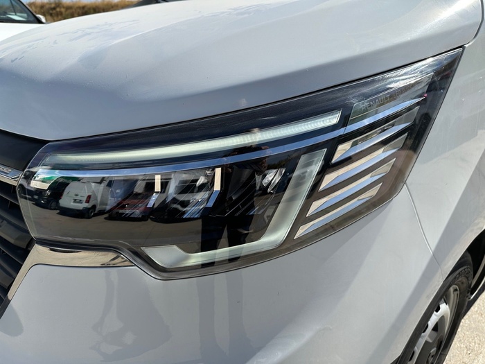 Renault Trafic Furgon Furgon L1H1 Blue dCi 81 kW (110 CV) Vehículo usado en Madrid Renault Trafic Furgon Furgon L1H1 Blue dCi 81 kW (110 CV) Vehículo usado en Madrid