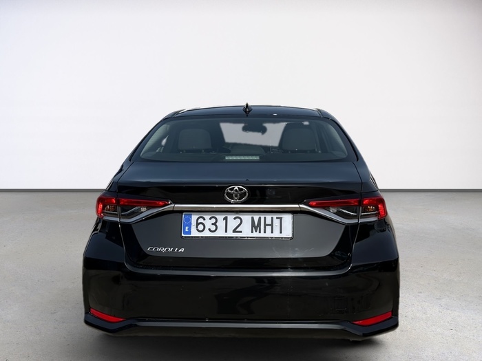 Toyota Corolla 1.5 Sedan 92 kW (125 CV) Vehículo usado en Madrid Toyota Corolla 1.5 Sedan 92 kW (125 CV) Vehículo usado en Madrid