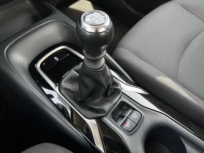 Toyota Corolla 1.5 Sedan 92 kW (125 CV) 14 Toyota Corolla 1.5 Sedan 92 kW (125 CV) 14