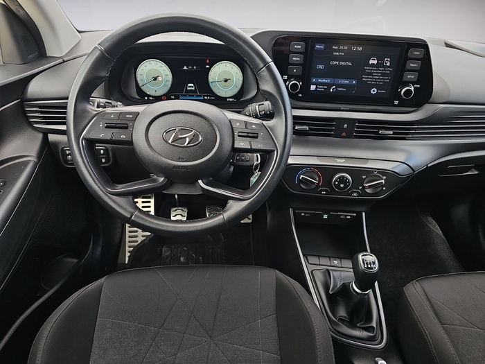 Hyundai Bayon 1.2 MPI Maxx 62 kW (84 CV) Vehículo usado en Madrid Hyundai Bayon 1.2 MPI Maxx 62 kW (84 CV) Vehículo usado en Madrid