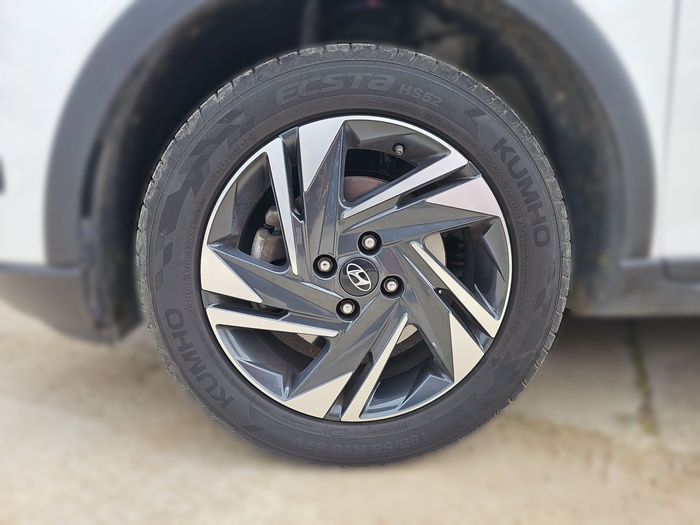 Hyundai Bayon 1.2 MPI Maxx 62 kW (84 CV) Vehículo usado en Madrid Hyundai Bayon 1.2 MPI Maxx 62 kW (84 CV) Vehículo usado en Madrid