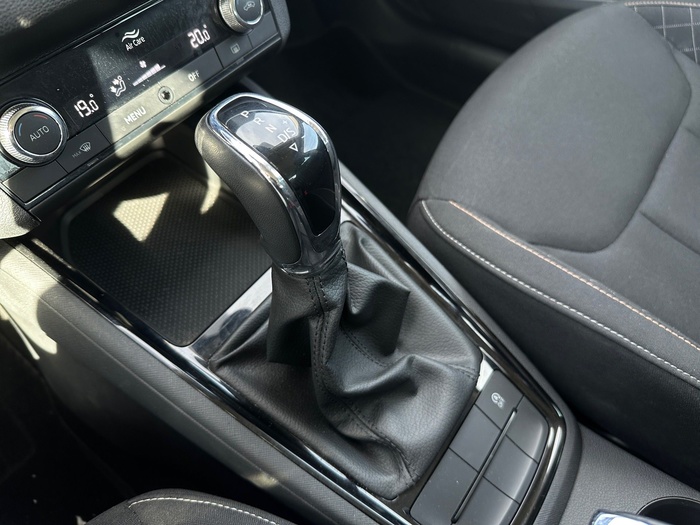 Skoda Kamiq 1.0 TSI Ambition DSG 81 kW (110 CV) Vehículo usado en Madrid Skoda Kamiq 1.0 TSI Ambition DSG 81 kW (110 CV) Vehículo usado en Madrid