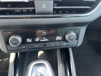 Skoda Kamiq 1.0 TSI Ambition DSG 81 kW (110 CV) 18 Skoda Kamiq 1.0 TSI Ambition DSG 81 kW (110 CV) 18