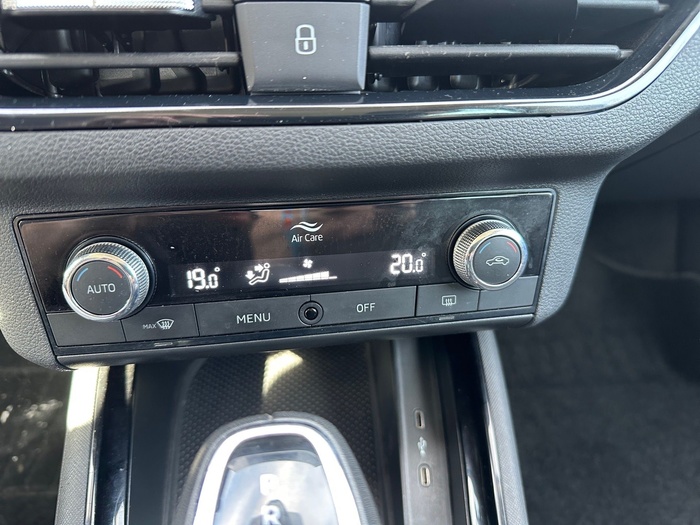 Skoda Kamiq 1.0 TSI Ambition DSG 81 kW (110 CV) Vehículo usado en Madrid Skoda Kamiq 1.0 TSI Ambition DSG 81 kW (110 CV) Vehículo usado en Madrid