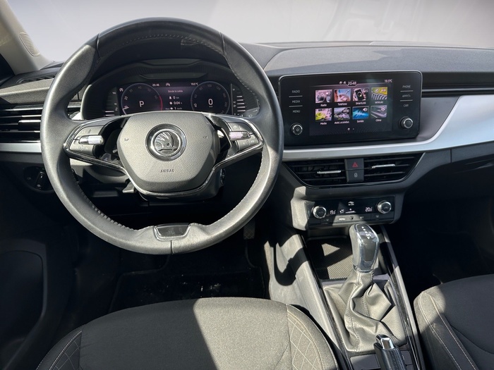 Skoda Kamiq 1.0 TSI Ambition DSG 81 kW (110 CV) Vehículo usado en Madrid Skoda Kamiq 1.0 TSI Ambition DSG 81 kW (110 CV) Vehículo usado en Madrid