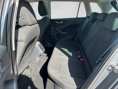 Skoda Kamiq 1.0 TSI Ambition DSG 81 kW (110 CV) 12 Skoda Kamiq 1.0 TSI Ambition DSG 81 kW (110 CV) 12