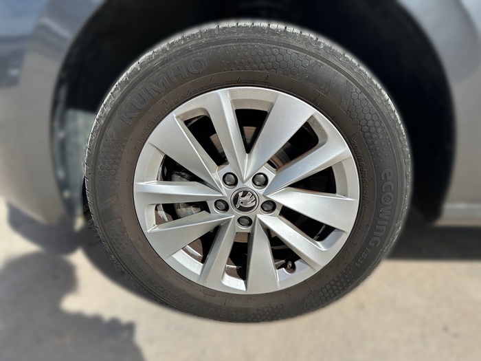 Skoda Kamiq 1.0 TSI Ambition DSG 81 kW (110 CV) Vehículo usado en Madrid Skoda Kamiq 1.0 TSI Ambition DSG 81 kW (110 CV) Vehículo usado en Madrid