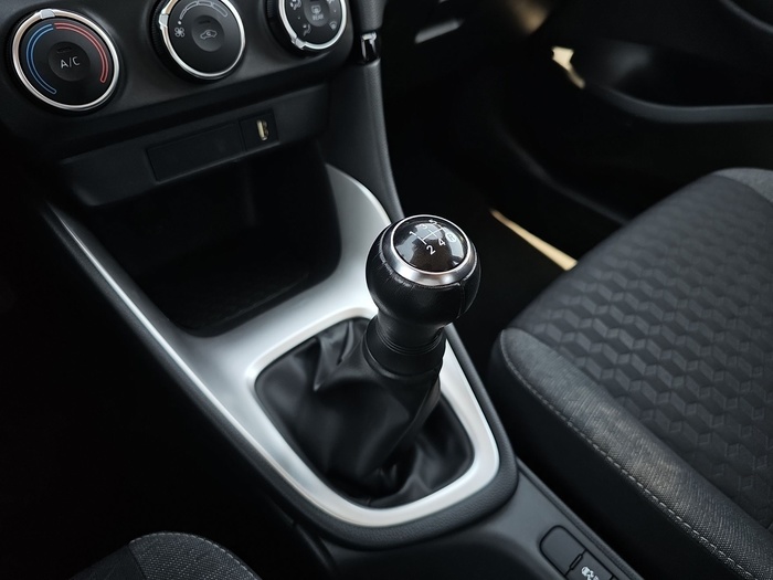 Toyota Yaris 1.0 53 kW (72 CV) Vehículo usado en Madrid Toyota Yaris 1.0 53 kW (72 CV) Vehículo usado en Madrid