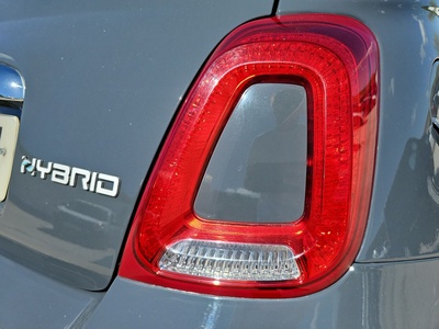 Fiat 500 1.0 Hybrid Cult 51 kW (70 CV) 17 Fiat 500 1.0 Hybrid Cult 51 kW (70 CV) 17