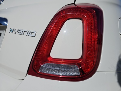 Fiat 500 1.0 Hybrid Dolcevita 51 kW (70 CV) 17 Fiat 500 1.0 Hybrid Dolcevita 51 kW (70 CV) 17