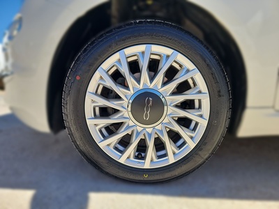 Fiat 500 1.0 Hybrid Dolcevita 51 kW (70 CV) 13 Fiat 500 1.0 Hybrid Dolcevita 51 kW (70 CV) 13
