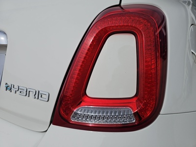 Fiat 500 1.0 Hybrid Dolcevita 51 kW (70 CV) 17 Fiat 500 1.0 Hybrid Dolcevita 51 kW (70 CV) 17