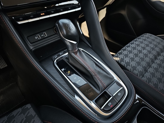 MG ZS 1.0T Comfort Auto 82 kW (111 CV) Vehículo usado en Madrid MG ZS 1.0T Comfort Auto 82 kW (111 CV) Vehículo usado en Madrid