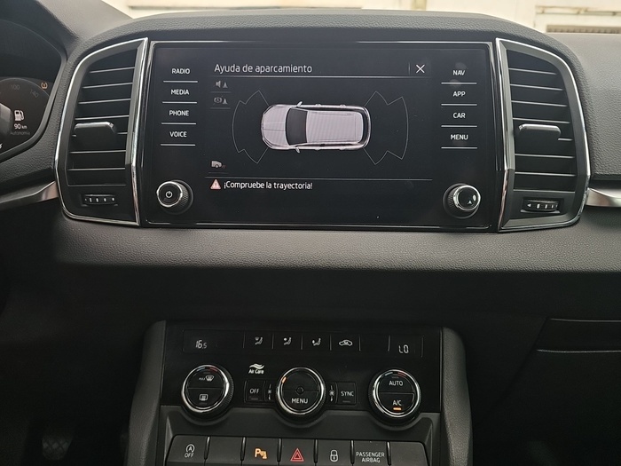 Skoda Karoq 1.0 TSI Ambition 81 kW (110 CV) Vehículo usado en Madrid Skoda Karoq 1.0 TSI Ambition 81 kW (110 CV) Vehículo usado en Madrid