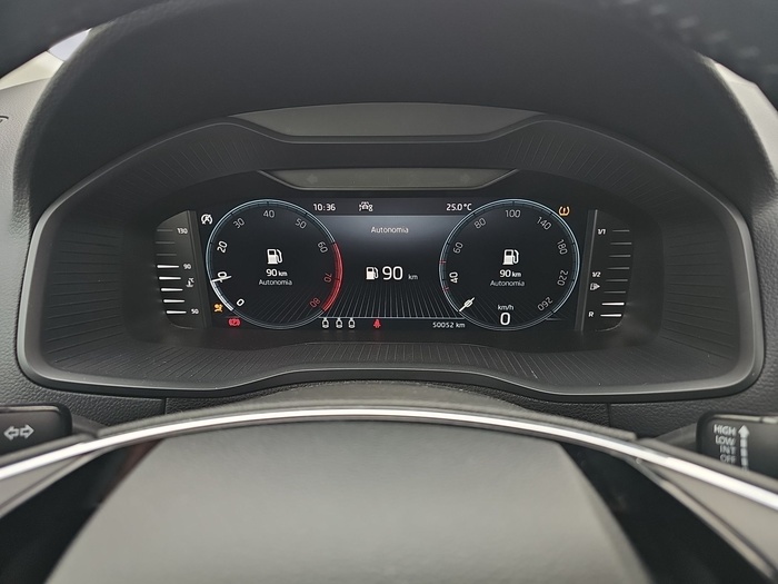 Skoda Karoq 1.0 TSI Ambition 81 kW (110 CV) Vehículo usado en Madrid Skoda Karoq 1.0 TSI Ambition 81 kW (110 CV) Vehículo usado en Madrid