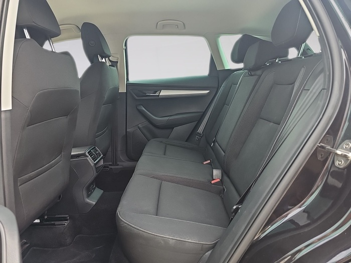 Skoda Karoq 1.0 TSI Ambition 81 kW (110 CV) Vehículo usado en Madrid Skoda Karoq 1.0 TSI Ambition 81 kW (110 CV) Vehículo usado en Madrid