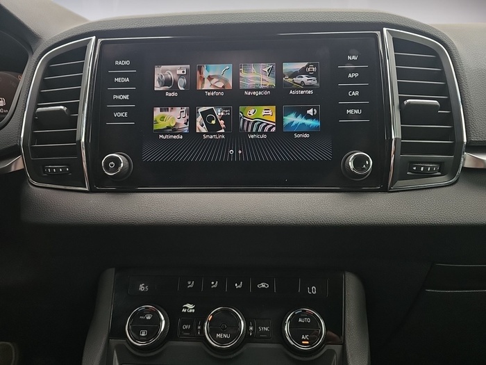 Skoda Karoq 1.0 TSI Ambition 81 kW (110 CV) Vehículo usado en Madrid Skoda Karoq 1.0 TSI Ambition 81 kW (110 CV) Vehículo usado en Madrid