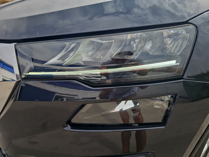 Skoda Karoq 1.0 TSI Ambition 81 kW (110 CV) Vehículo usado en Madrid Skoda Karoq 1.0 TSI Ambition 81 kW (110 CV) Vehículo usado en Madrid