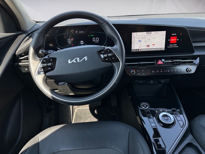 Kia Niro 1.6 GDi HEV Híbrido Drive 104 kW (141 CV) Vehículo usado en Madrid Kia Niro 1.6 GDi HEV Híbrido Drive 104 kW (141 CV) Vehículo usado en Madrid