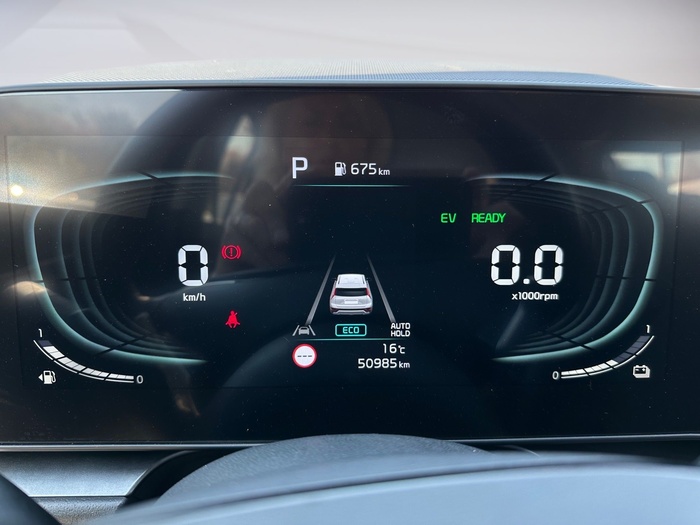 Kia Niro 1.6 GDi HEV Híbrido Drive 104 kW (141 CV) Vehículo usado en Madrid Kia Niro 1.6 GDi HEV Híbrido Drive 104 kW (141 CV) Vehículo usado en Madrid