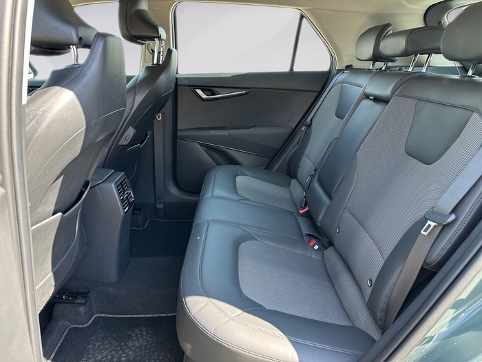 Kia Niro 1.6 GDi HEV Híbrido Drive 104 kW (141 CV) Vehículo usado en Madrid Kia Niro 1.6 GDi HEV Híbrido Drive 104 kW (141 CV) Vehículo usado en Madrid