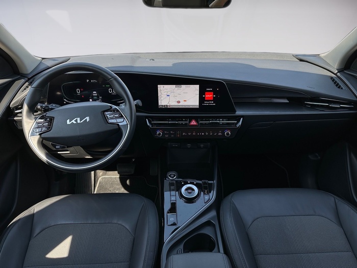 Kia Niro 1.6 GDi HEV Híbrido Drive 104 kW (141 CV) Vehículo usado en Madrid Kia Niro 1.6 GDi HEV Híbrido Drive 104 kW (141 CV) Vehículo usado en Madrid