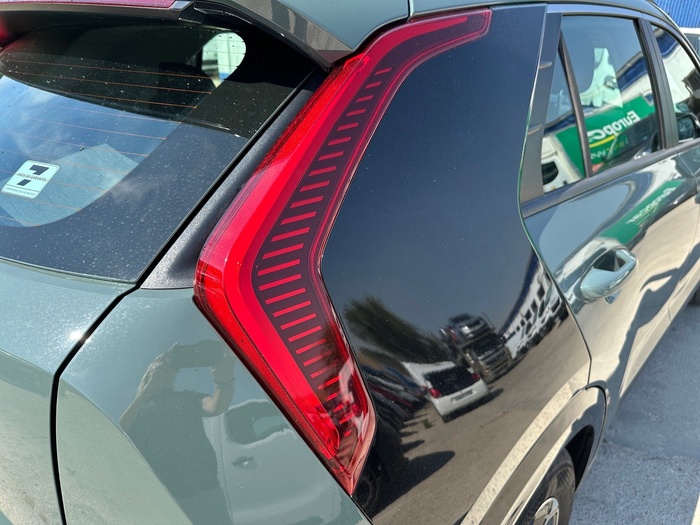 Kia Niro 1.6 GDi HEV Híbrido Drive 104 kW (141 CV) Vehículo usado en Madrid Kia Niro 1.6 GDi HEV Híbrido Drive 104 kW (141 CV) Vehículo usado en Madrid