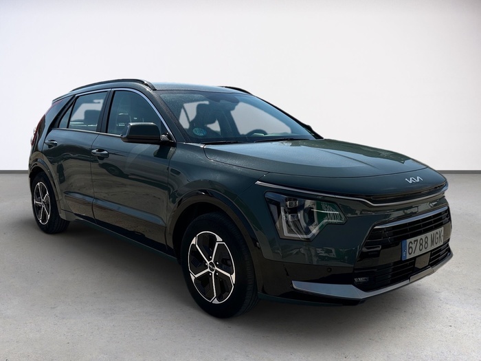 Kia Niro 1.6 GDi HEV Híbrido Drive 104 kW (141 CV) Vehículo usado en Madrid Kia Niro 1.6 GDi HEV Híbrido Drive 104 kW (141 CV) Vehículo usado en Madrid