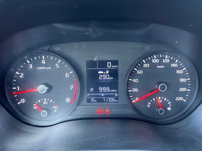 Kia Stonic 1.2 DPi Concept 62 kW (84 CV) Vehículo usado en Madrid Kia Stonic 1.2 DPi Concept 62 kW (84 CV) Vehículo usado en Madrid