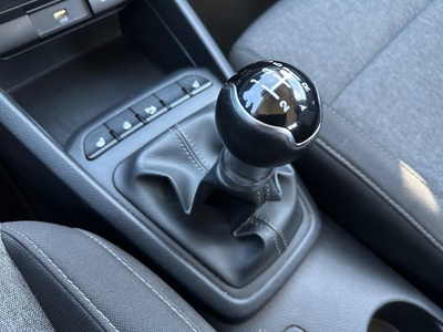 Kia Stonic 1.2 DPi Concept 62 kW (84 CV) 14 Kia Stonic 1.2 DPi Concept 62 kW (84 CV) 14