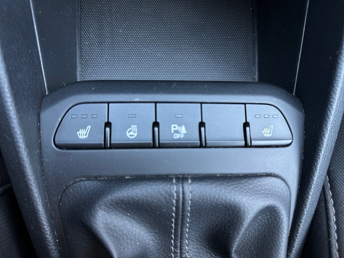 Kia Stonic 1.2 DPi Concept 62 kW (84 CV) Vehículo usado en Madrid Kia Stonic 1.2 DPi Concept 62 kW (84 CV) Vehículo usado en Madrid