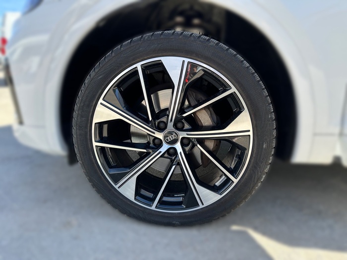 Audi Q5 TFSIe Black Line 55 TFSIe quattro 270 kW (367 CV) S tronic Vehículo usado en Madrid Audi Q5 TFSIe Black Line 55 TFSIe quattro 270 kW (367 CV) S tronic Vehículo usado en Madrid