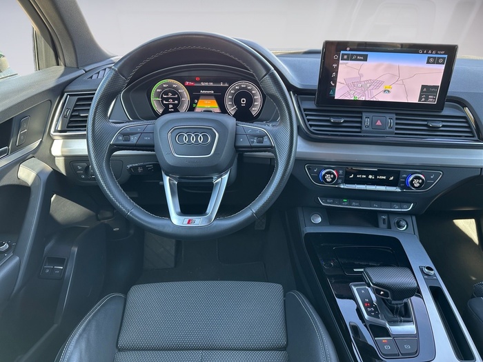 Audi Q5 TFSIe Black Line 55 TFSIe quattro 270 kW (367 CV) S tronic Vehículo usado en Madrid Audi Q5 TFSIe Black Line 55 TFSIe quattro 270 kW (367 CV) S tronic Vehículo usado en Madrid