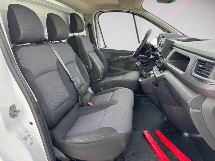 Renault Trafic Furgon L1H1 Blue dCi 81 Kw (110 CV) Vehículo usado en Madrid Renault Trafic Furgon L1H1 Blue dCi 81 Kw (110 CV) Vehículo usado en Madrid