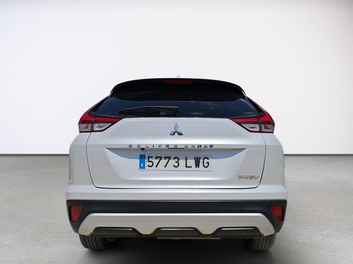 Mitsubishi Eclipse Cross 2.4 PHEV Kaiteki 4WD Auto 138 kW (188 CV) Vehículo usado en Madrid Mitsubishi Eclipse Cross 2.4 PHEV Kaiteki 4WD Auto 138 kW (188 CV) Vehículo usado en Madrid