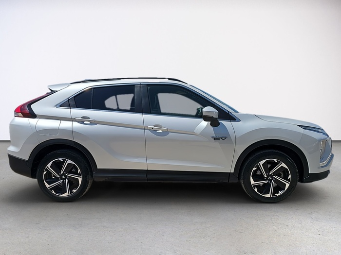 Mitsubishi Eclipse Cross 2.4 PHEV Kaiteki 4WD Auto 138 kW (188 CV) Vehículo usado en Madrid Mitsubishi Eclipse Cross 2.4 PHEV Kaiteki 4WD Auto 138 kW (188 CV) Vehículo usado en Madrid