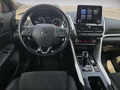 Mitsubishi Eclipse Cross 2.4 PHEV Kaiteki 4WD Auto 138 kW (188 CV) 9 Mitsubishi Eclipse Cross 2.4 PHEV Kaiteki 4WD Auto 138 kW (188 CV) 9