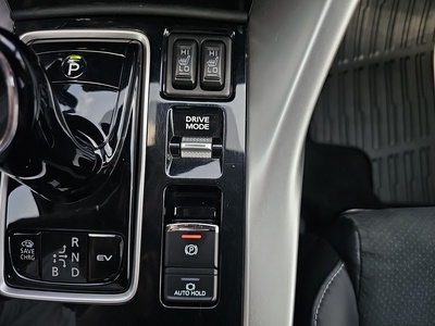 Mitsubishi Eclipse Cross 2.4 PHEV Kaiteki 4WD Auto 138 kW (188 CV) 19 Mitsubishi Eclipse Cross 2.4 PHEV Kaiteki 4WD Auto 138 kW (188 CV) 19