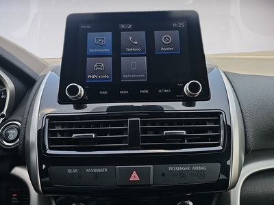 Mitsubishi Eclipse Cross 2.4 PHEV Kaiteki 4WD Auto 138 kW (188 CV) 15 Mitsubishi Eclipse Cross 2.4 PHEV Kaiteki 4WD Auto 138 kW (188 CV) 15