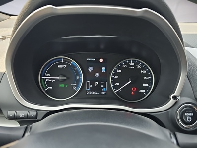 Mitsubishi Eclipse Cross 2.4 PHEV Kaiteki 4WD Auto 138 kW (188 CV) 10 Mitsubishi Eclipse Cross 2.4 PHEV Kaiteki 4WD Auto 138 kW (188 CV) 10