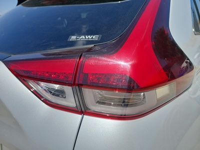 Mitsubishi Eclipse Cross 2.4 PHEV Kaiteki 4WD Auto 138 kW (188 CV) 17 Mitsubishi Eclipse Cross 2.4 PHEV Kaiteki 4WD Auto 138 kW (188 CV) 17