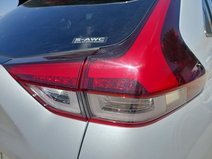 Mitsubishi Eclipse Cross 2.4 PHEV Kaiteki 4WD Auto 138 kW (188 CV) Vehículo usado en Madrid Mitsubishi Eclipse Cross 2.4 PHEV Kaiteki 4WD Auto 138 kW (188 CV) Vehículo usado en Madrid