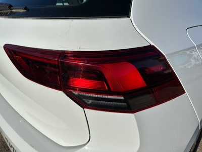 Volkswagen Golf Life 1.5 TSI 96 kW (130 CV) 17 Volkswagen Golf Life 1.5 TSI 96 kW (130 CV) 17