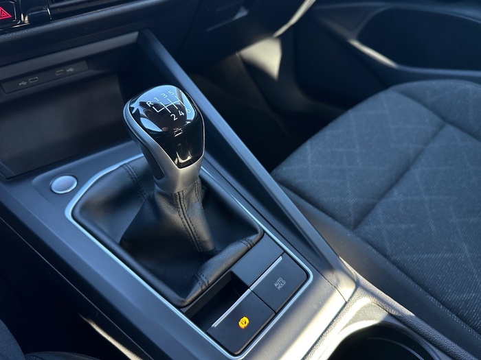 Volkswagen Golf Life 1.5 TSI 96 kW (130 CV) Vehículo usado en Madrid Volkswagen Golf Life 1.5 TSI 96 kW (130 CV) Vehículo usado en Madrid