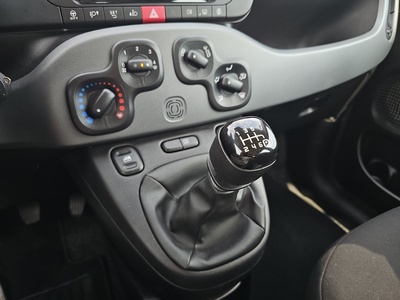 Fiat Panda 1.0 Hybrid GSE City Life 51 kW (70 CV) 14 Fiat Panda 1.0 Hybrid GSE City Life 51 kW (70 CV) 14