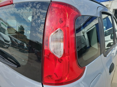 Fiat Panda 1.0 Hybrid GSE City Life 51 kW (70 CV) 17 Fiat Panda 1.0 Hybrid GSE City Life 51 kW (70 CV) 17