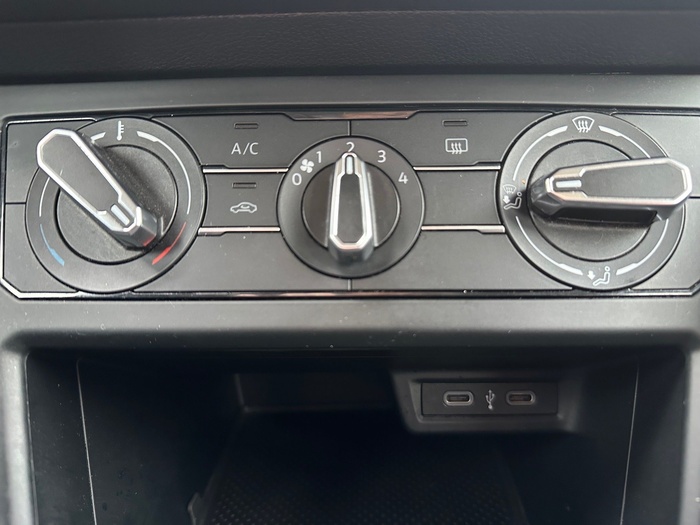 Volkswagen Taigo Life 1.0 TSI 70 kW (95 CV) Vehículo usado en Madrid Volkswagen Taigo Life 1.0 TSI 70 kW (95 CV) Vehículo usado en Madrid