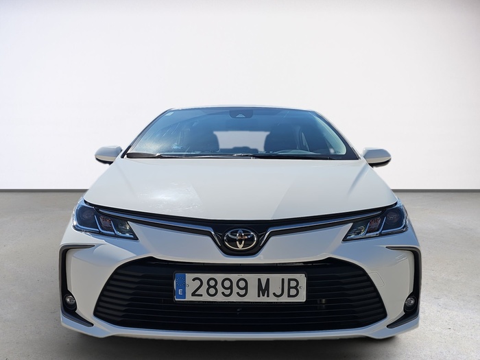 Toyota Corolla Sedan 1.5 125 Active 92 kW (125 Cv) Vehículo usado en Madrid Toyota Corolla Sedan 1.5 125 Active 92 kW (125 Cv) Vehículo usado en Madrid