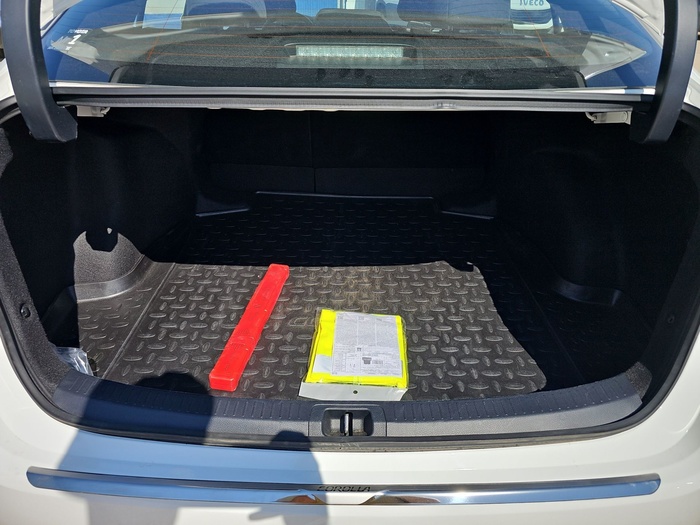 Toyota Corolla Sedan 1.5 125 Active 92 kW (125 Cv) Vehículo usado en Madrid Toyota Corolla Sedan 1.5 125 Active 92 kW (125 Cv) Vehículo usado en Madrid