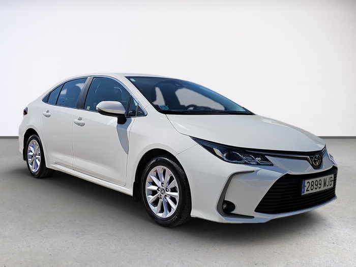 Toyota Corolla Sedan 1.5 125 Active 92 kW (125 Cv) Vehículo usado en Madrid Toyota Corolla Sedan 1.5 125 Active 92 kW (125 Cv) Vehículo usado en Madrid